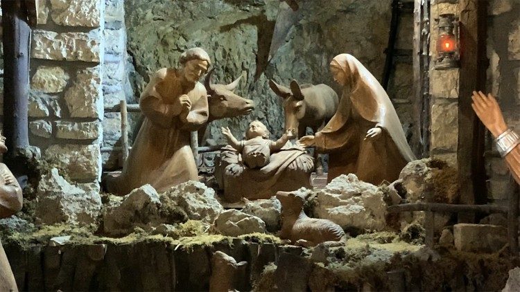 Đức Thánh Cha ban ơn toàn xá cho tín hữu viếng hang đá Giáng Sinh tại nhà thờ dòng Phanxicô