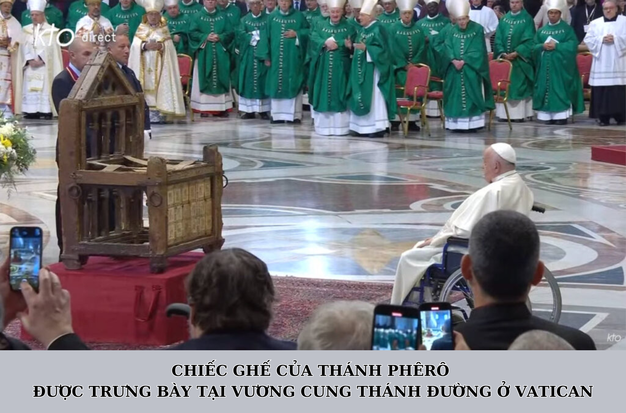 Chiếc ghế của Thánh Phêrô được trưng bày tại vương cung thánh đường ở Vatican