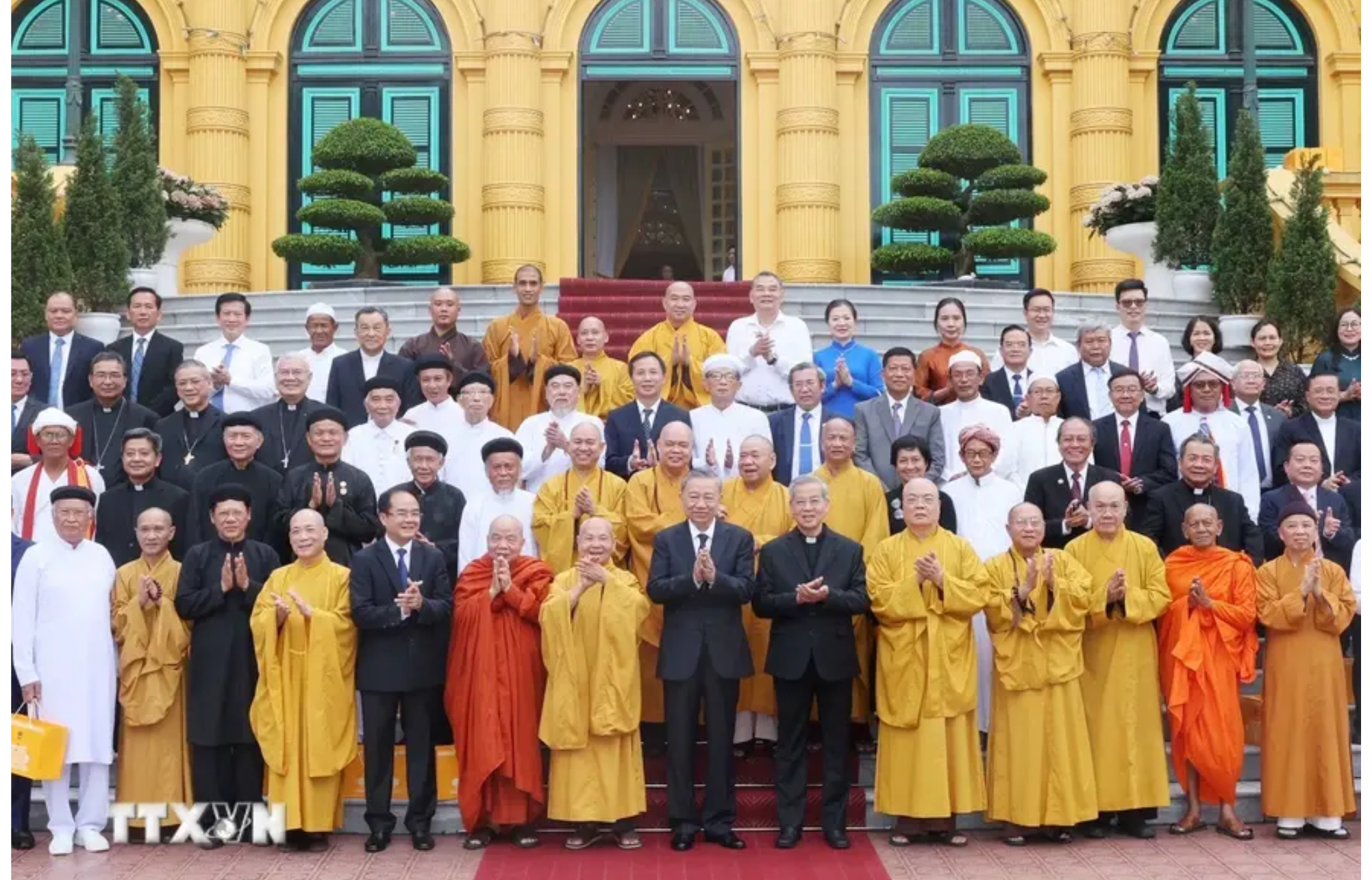 Chủ tịch nước Tô Lâm gặp mặt lãnh đạo các tổ chức tôn giáo